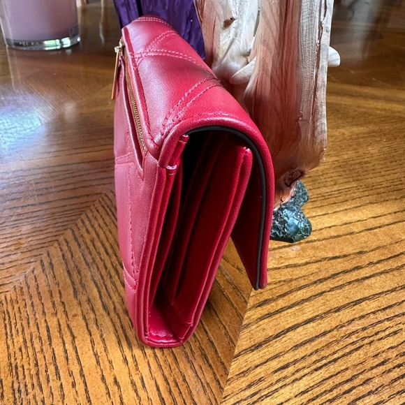 NWT Michael Kors Jet Set Travel
Lg PVC Leather Trifold Wallet (Chili) - Picture 5 of 10